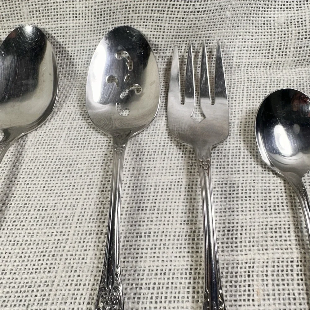 Oneida Kennett Square  Stainless  Lot Spoon‎ Fork Serving Pieces Floral Handle
